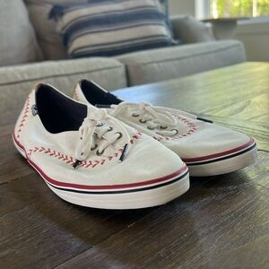 Like new, women's baseball shoes.